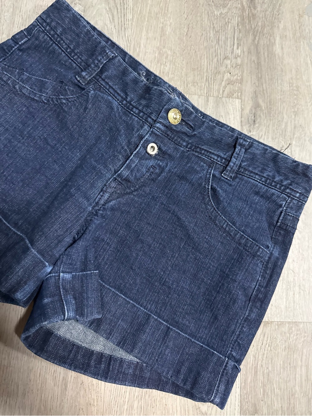 •EXPRESS• DENIM SHORTS - Picture 2 of 6